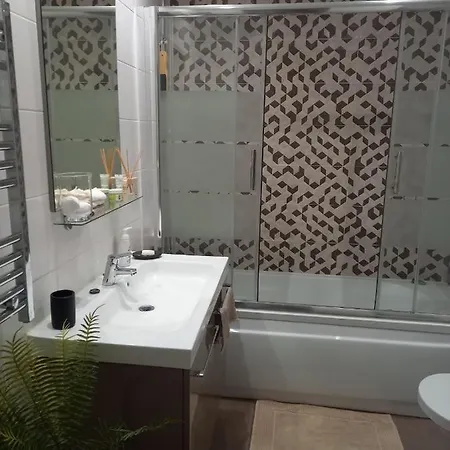 Charme Et Confort Au Coeur De Graca Habitación en casa particular *